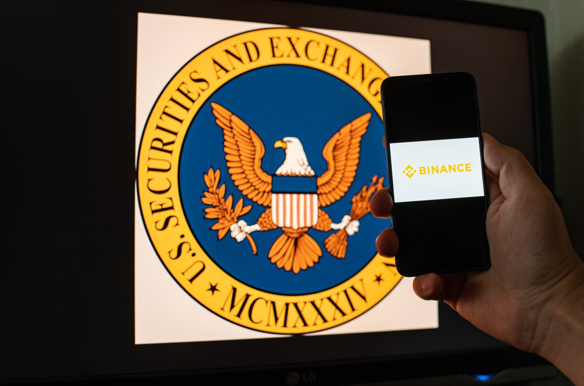 Breaking: Binance.US Halts USD Deposits, Must Withdraw by June 13 But Major Outage Reported