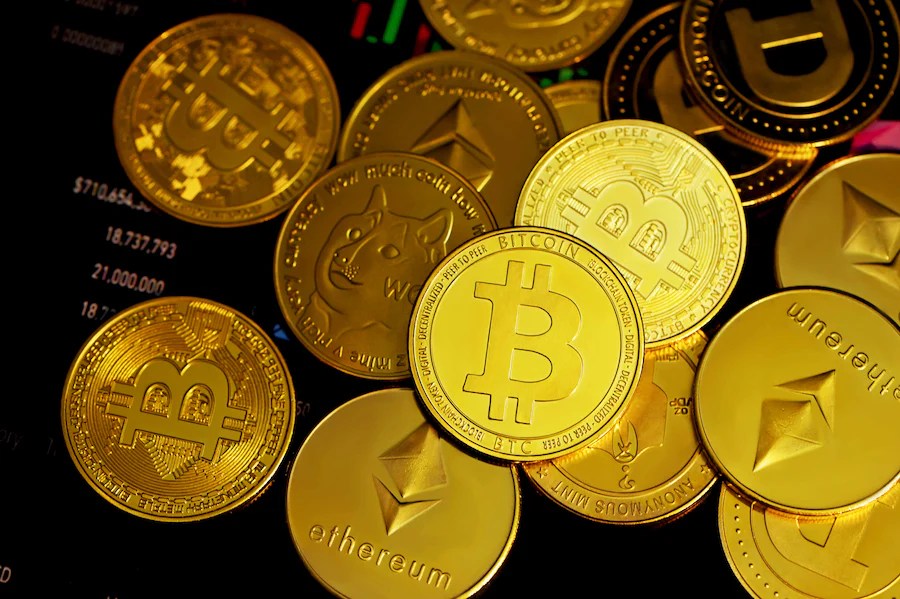 Singapore's Top Banker Predicts Endgame For Private Cryptos