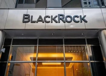 BlackRock's Bold Move: Transforming Spot Bitcoin ETF With Cash Redemption Twist - Approval Looms?