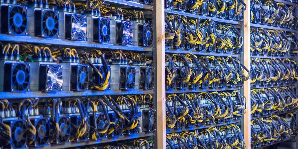 Bernstein Sees Potential in AI Data Center Pivot for Bitcoin Miners
