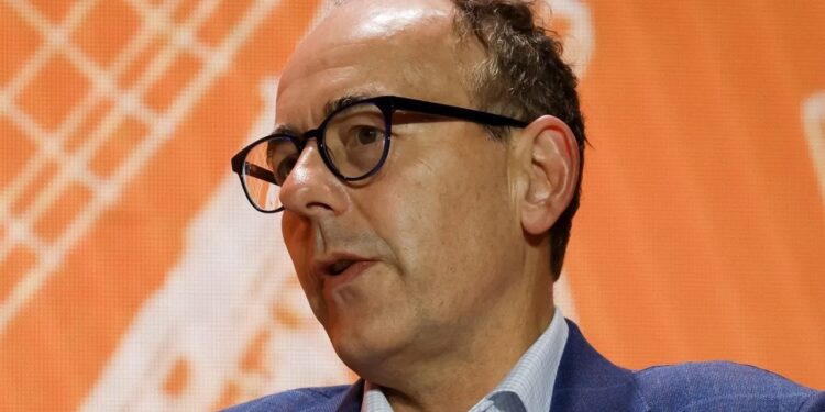 Vaneck Launches $30M Fund to Boost Fintech, Crypto, and AI Startups