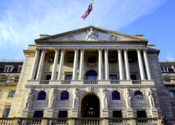 Bank of England leaves rates unchanged amid rising inflation