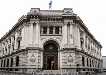 Bank of Italy Calls Bitcoin P2P Services 'Crime-as-a-Service' Amidst Growing Acceptance
