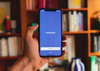 Coinbase Integrates Apple Pay for Seamless Fiat to Crypto Transactions