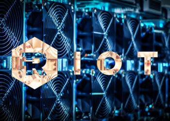Riot Platforms shares dip despite $500 million Bitcoin acquisition strategy