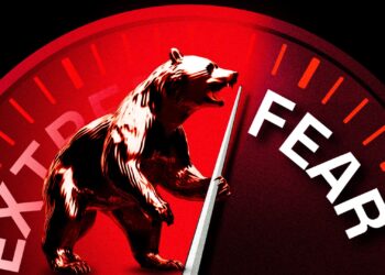 Analysts Debate Crypto Market Recovery as Bitcoin Teases with A Bear Cycle