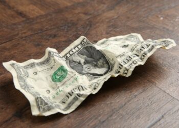 Trump’s Policies Threaten US Dollar Dominance, Warns Economics Professor