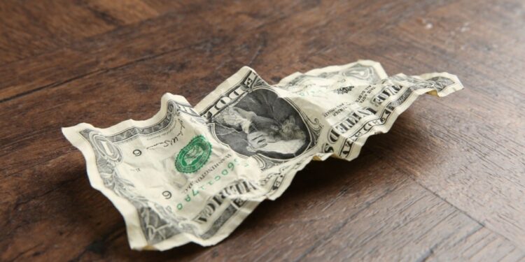 Trump’s Policies Threaten US Dollar Dominance, Warns Economics Professor