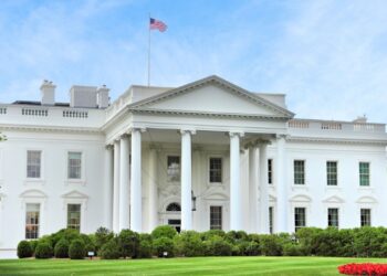 US Senate Strikes Down IRS Crypto Rule With White House Support—DeFi Just Won a Huge Battle