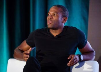 Arthur Hayes Doubles Down on Bitcoin Dip-Buying as BTC Drops to $74K