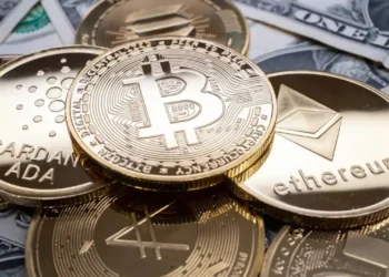Bitcoin Drops 7% as Wall Street Futures Slide Before Monday’s Open