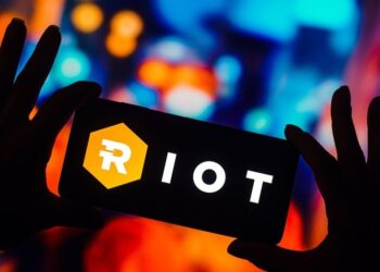 Bitcoin Miner Riot Platforms Gets $100M Credit Facility From Coinbase