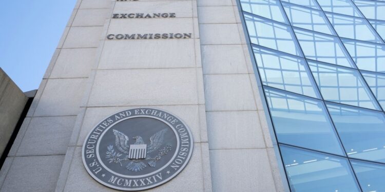 Coinbase Rallies Behind Incoming SEC Chair Promising Full Focus on Crypto Clarity