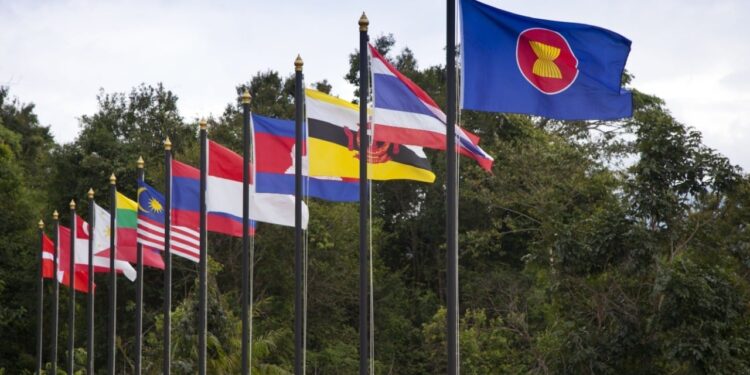 ASEAN, China, Japan, and South Korea Stand Against Trump’s Protectionism