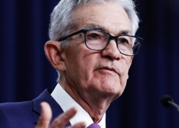 Congress Urged to Investigate Fed Chair Over $2.5B Scandal