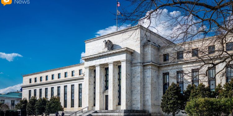 Fed Governor: Guardrails Essential for Stablecoins to Modernize Finance