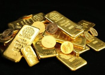 Spot gold reaches record high of $3,833 with nearly 2% gain