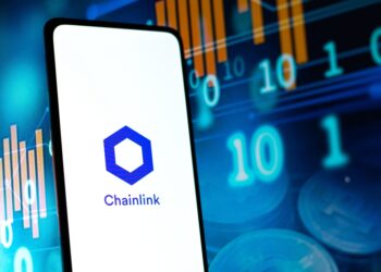 Stellar integrates Chainlink’s CCIP, fueling LINK’s 3.6% rebound and advancing real-world asset tokenization growth.