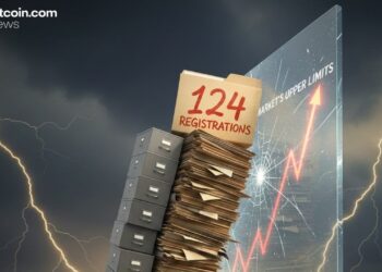 124 Pending Crypto ETFs Signal Mounting Liquidity Shifts Among Issuers
