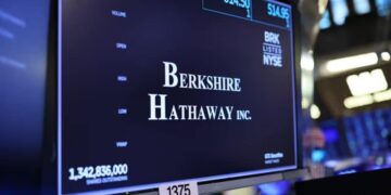 Berkshire Hathaway resumes buybacks for first time since 2024 as CEO Greg Abel also buys stock