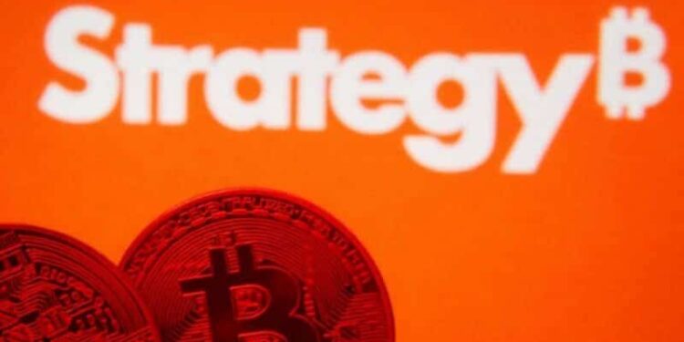 Strategy CEO Phong Le sells 3,299 shares for over $456,000