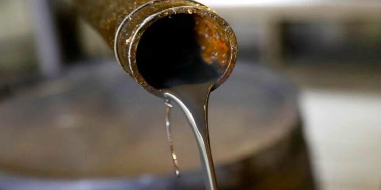 Oil reversal and crowded shorts keep crypto traders on edge