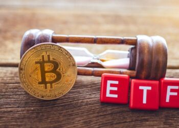 Bitcoin ETFs Lose $519M as Grayscale’s GSOL Pulls in Fresh Solana Demand