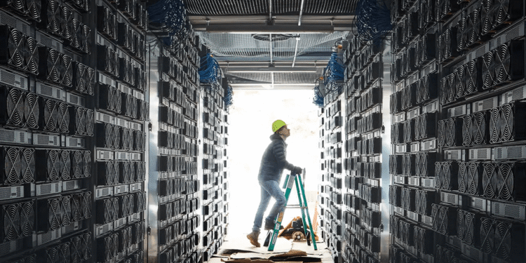 Expert Flags Bitcoin's First Hashrate Bear Market as Network Sheds 145 EH/s