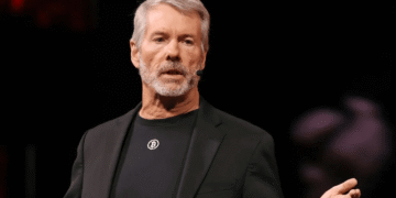 Saylor Walks Back 'Never Sell' at BTC Prague
