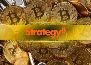 Analyst Blasts Strategy After CEO Signals New Priority Beyond Bitcoin