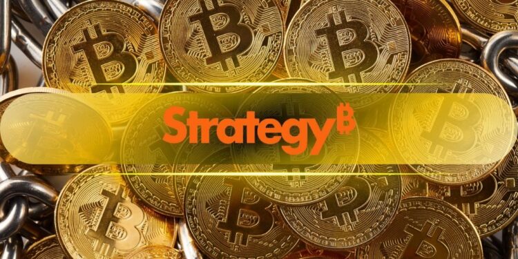 Analyst Blasts Strategy After CEO Signals New Priority Beyond Bitcoin